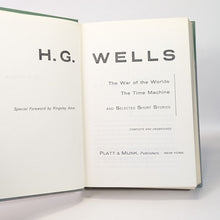 Load image into Gallery viewer, HG H G Wells The War Of The Worlds Time Machine Vintage Book Novel Collection
