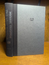 Load image into Gallery viewer, Lost World Michael Crichton 1st First Edition Printing Hardcover Jurassic Park
