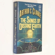Load image into Gallery viewer, The Songs Of Distant Earth By Arthur C Clarke Vintage Scifi Paperback 1989 Novel
