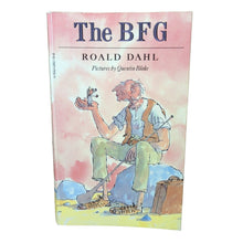 Load image into Gallery viewer, The BFG by Roald Dahl 1982 Vintage Paperback Trumpet Club Special Edition
