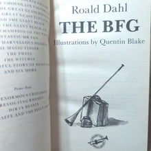 Load image into Gallery viewer, The BFG by Roald Dahl 1982 Vintage Paperback Trumpet Club Special Edition
