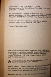 The Sea Around Us by Rachael Rachel Carson Vintage Signet Paperback Book Q3932