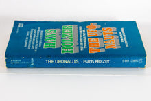 Load image into Gallery viewer, The UFOnauts by Hans Holzer First 1st Edition 1976 Vintage PB Alien Landing Book
