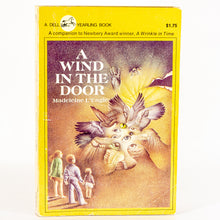Load image into Gallery viewer, A Wind in the Door by Madeleine L&#39;Engle Vintage Paperback PB Dell Yearling Book
